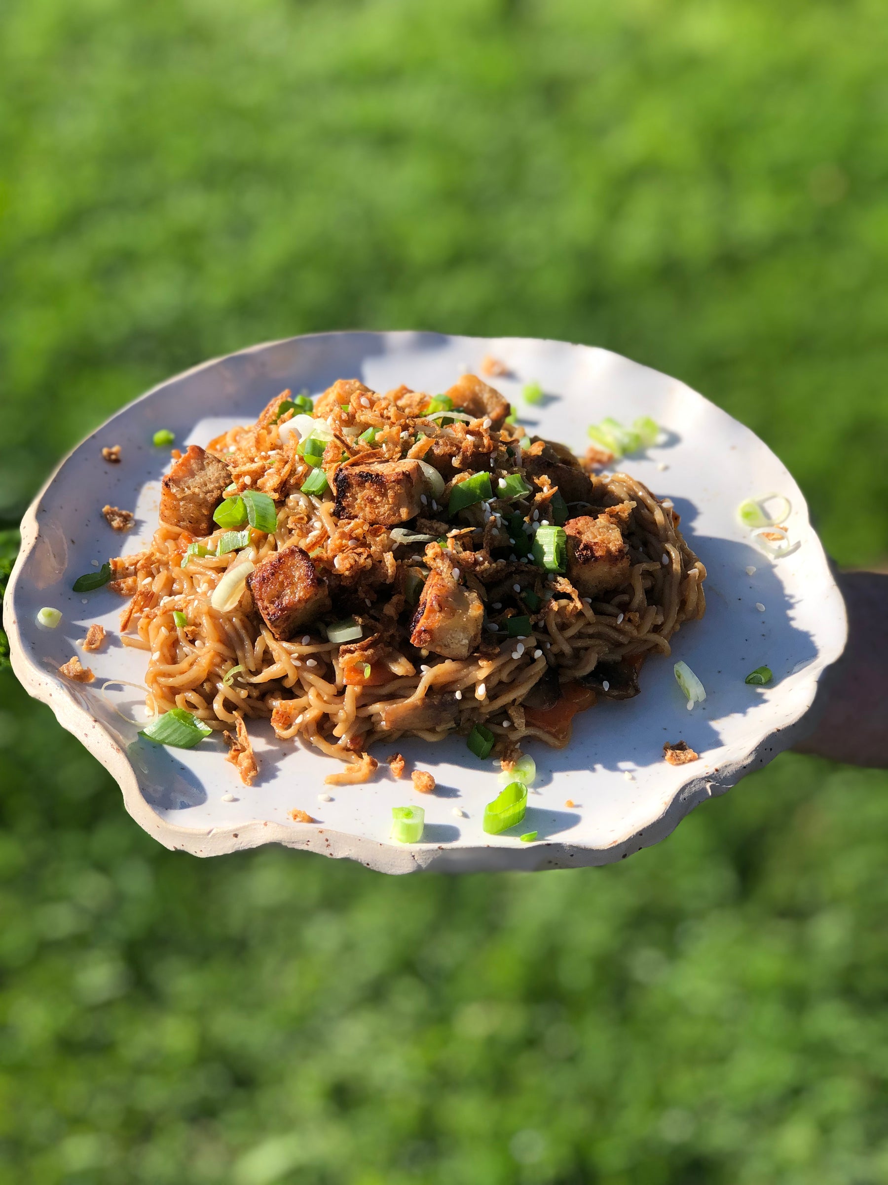 CRUNCHY PEANUT AND SWEET CHILLI NOODLES