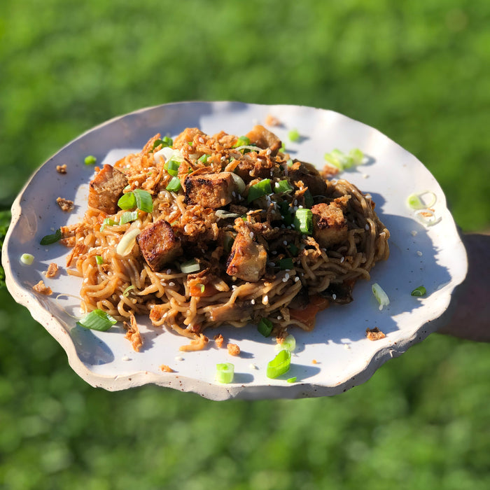 CRUNCHY PEANUT AND SWEET CHILLI NOODLES